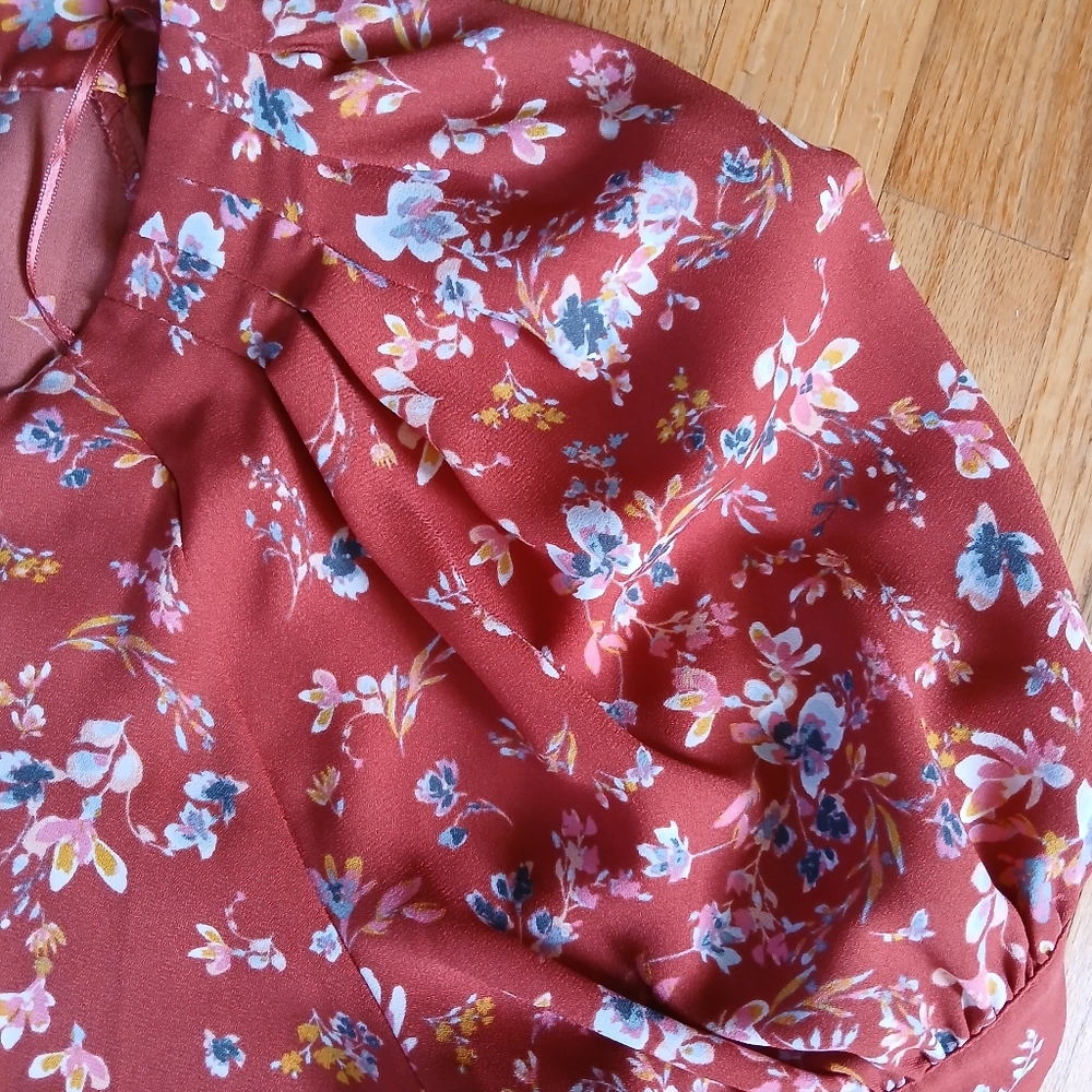 Button Front Floral Top - Picture 3 of 5